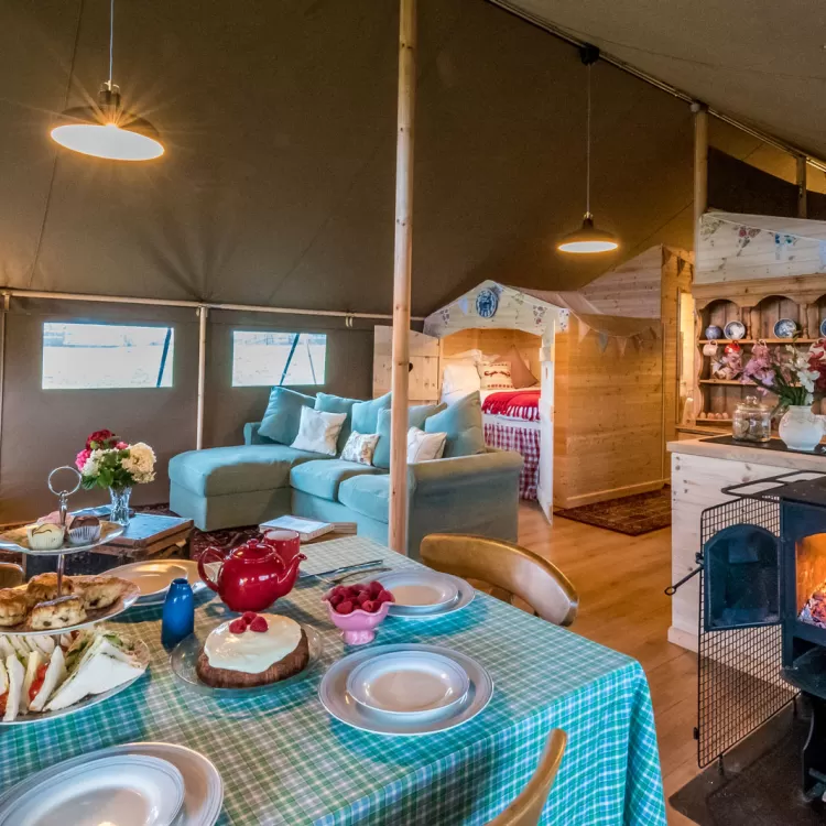 Shillingridge Glamping Luxury Safari Tent Lodge